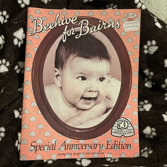 Beehive for Bairns 23 Designs to Knit and Crochet  Vintage Pattern Book - Picture 1 of 5